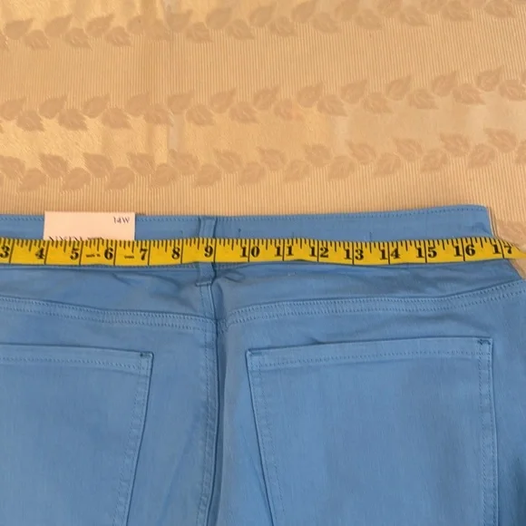 NYDJ Marilyn Ankle Straight Leg Jeans. Size 14W - Picture 12 of 16